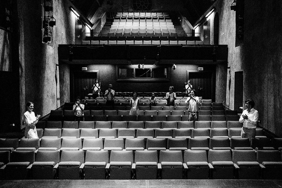 d'LĂ«tzebuerger Land (@letzland) on Twitter photo MalgrĂ© sa rĂ©silience, son inventivitĂ© et sa solidaritĂ©, le monde du spectacle vivant souffre de la crise et se cherche des solutions. <a href="/FranceClar/">France Clarinval</a> s'est entretenue avec les artistes et crĂ©ateurs. (photo: <a href="/Svenimages/">Sven Becker - Atelier dâimages</a>) MalgrĂ© sa rĂ©silience, son inventivitĂ© et sa solidaritĂ©, le monde du spectacle vivant souffre de la crise et se cherche des solutions. <a href="/FranceClar/">France Clarinval</a> s'est entretenue avec les artistes et crĂ©ateurs. (photo: <a href="/Svenimages/">Sven Becker - Atelier dâimages</a>)