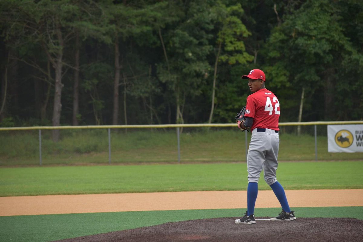 RankBaseball's tweet image. Adrian Lugo 2021 RHP - MIF 
⚾️
Great Contact 
Good Speed 
Superb infielder 

85mph Fastball
76mph Slider
69mph Curveball
77mph Changeup