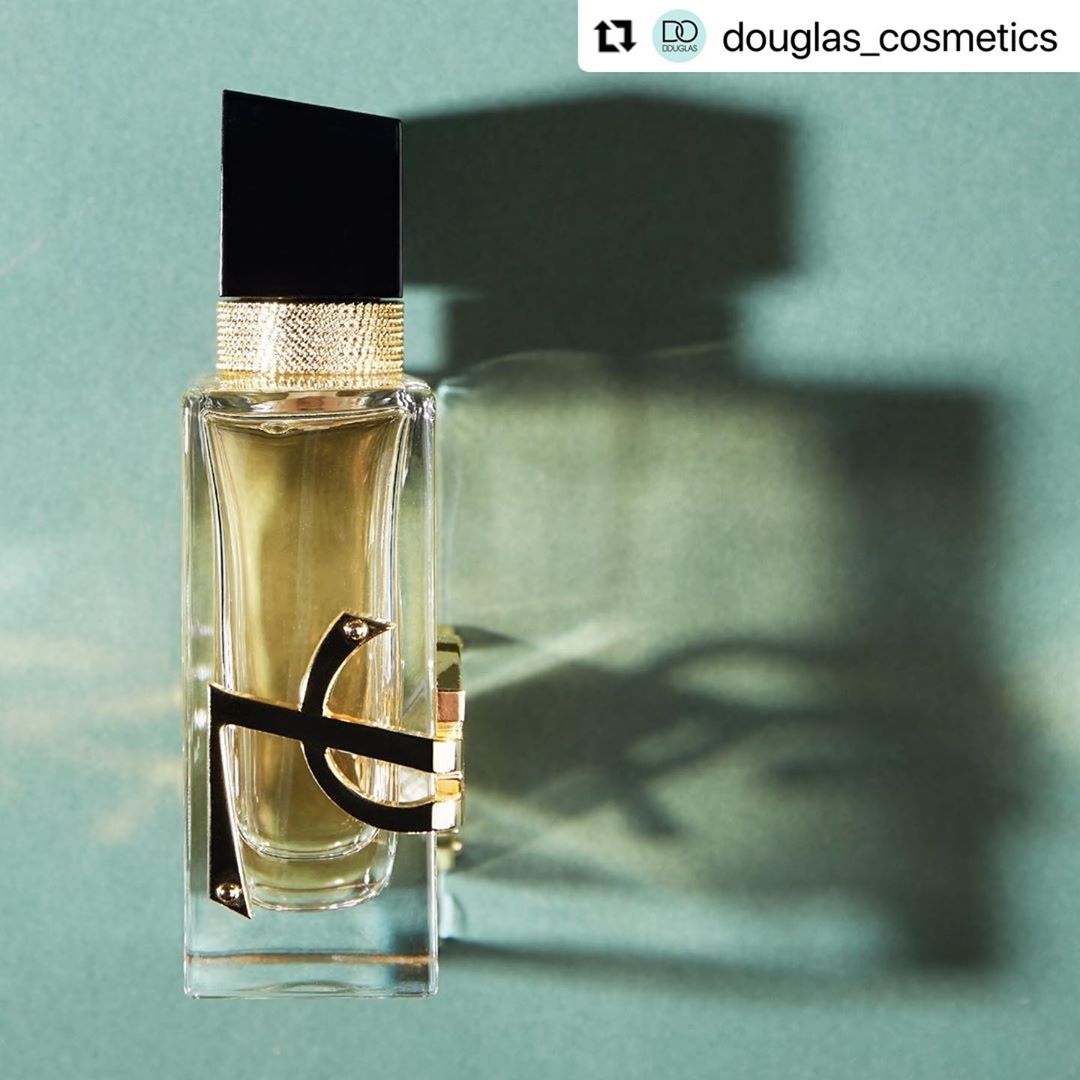DigitalSchmiede's tweet photo. *Werbung durch Markennennung

Hier seht ihr ein tolles Beispiel mit dem Eau de Parfum von @YSL mit einem besonderen Schattenspiel!

Was sagt ihr? 

____________________________________
#DIGITALESCHMIEDE #onestepahead #Marketing #socialmedia https://t.co/3kKtOxi4Iq