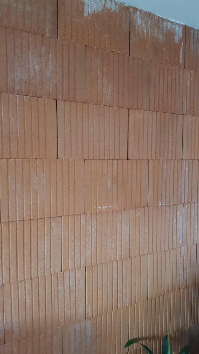 AmoursRomain's tweet photo. @CDC_Habitat et les locataires actuelles on s en occupe quand?? avant de penser à ceux de demain faudrait déjà isoler les logements d aujourd'hui et venir en aide aux locataires puis avoir des gens compétent chez vous https://t.co/ztazKKSI35