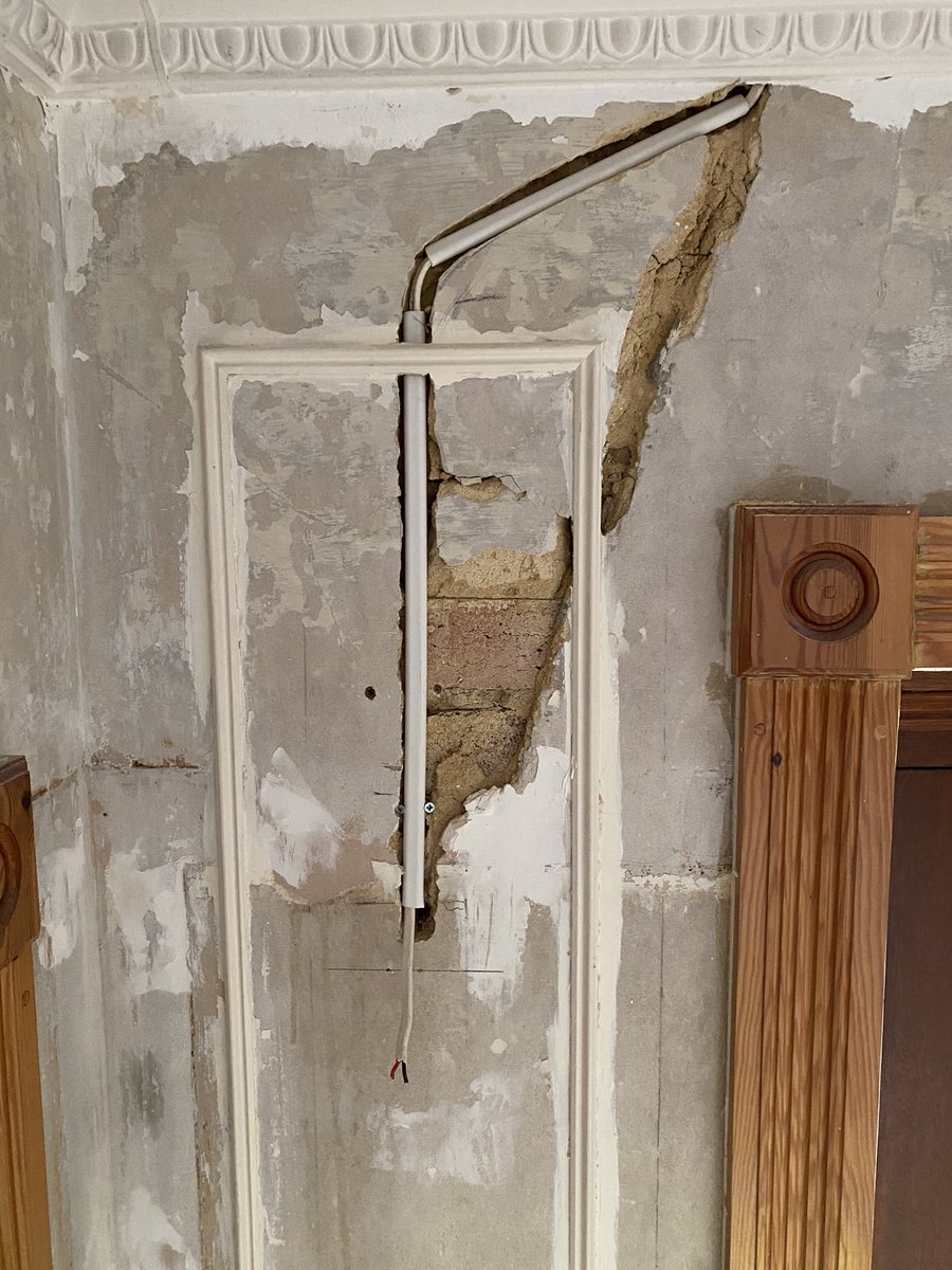 NeilWElectrical's tweet photo. Turned up to replace 4 wall lights today, nice and simple. Not quite, noticed the questionable cable routing and cable damage. Had to chase out the old cables, repair and re route into the correct zones, repair and install the lights. Longer but a proper finish. #neversimple https://t.co/pP8U1PJ4Hl