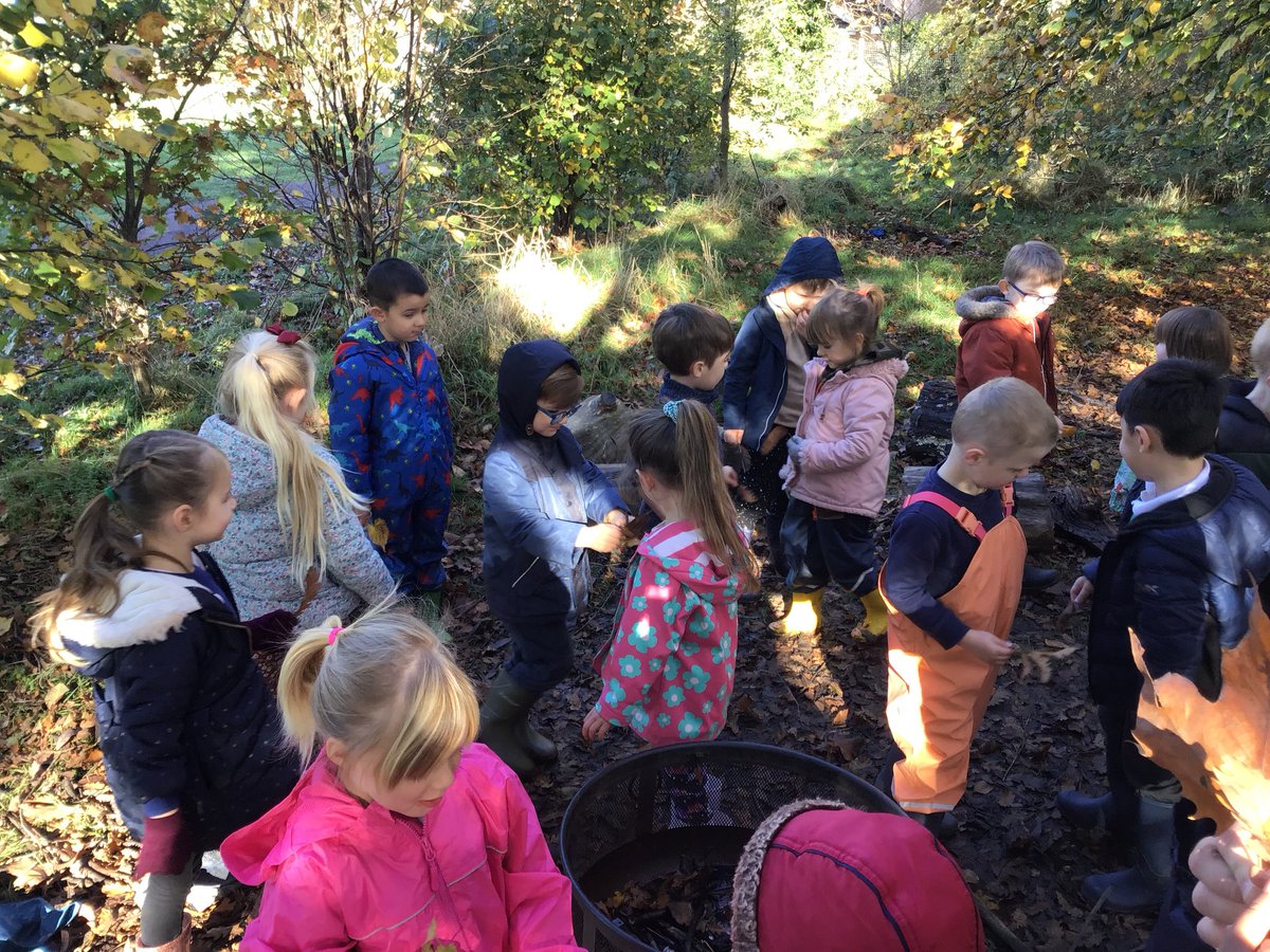 EyfsLakeside's tweet photo. RS loved their first Forest School session with Ian! They learnt the Forest School rules, played leaf snap and enjoyed exploring. https://t.co/gQxwTpQP7T