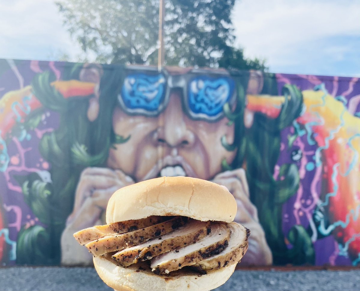 Central_CityBBQ's tweet photo. Smoked 🐔 sandwich!!!! Perhaps you add a little NolaBama White Sauce or Spicy BBQ Sauce 😋. Open until 7pm with lots of parking and outdoor seating. (Art by @zmarasart) #bbq #nolabama #smokedmeat #awardwinning #centralcitybbq https://t.co/DxAWk6rJM1