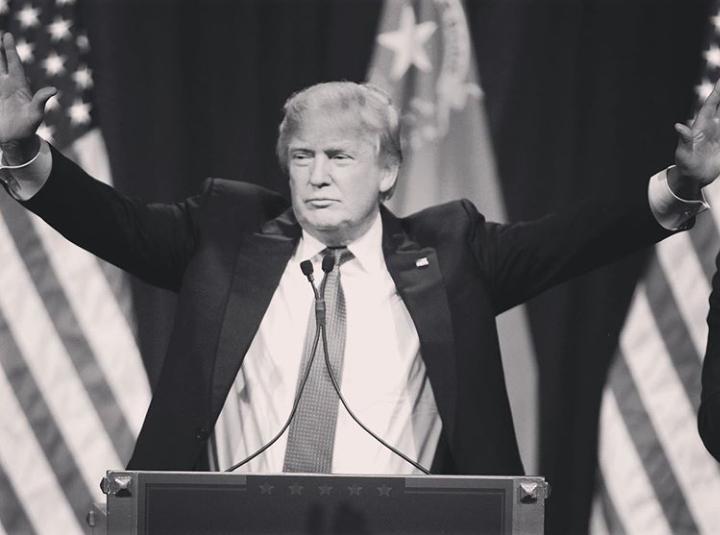 saurabh_says_'s tweet image. Who&apos;s Winning ? 🤔
Like for @realDonaldTrump 
Retweet for @JoeBiden 
#USElection2020 
#TrumpvsBiden