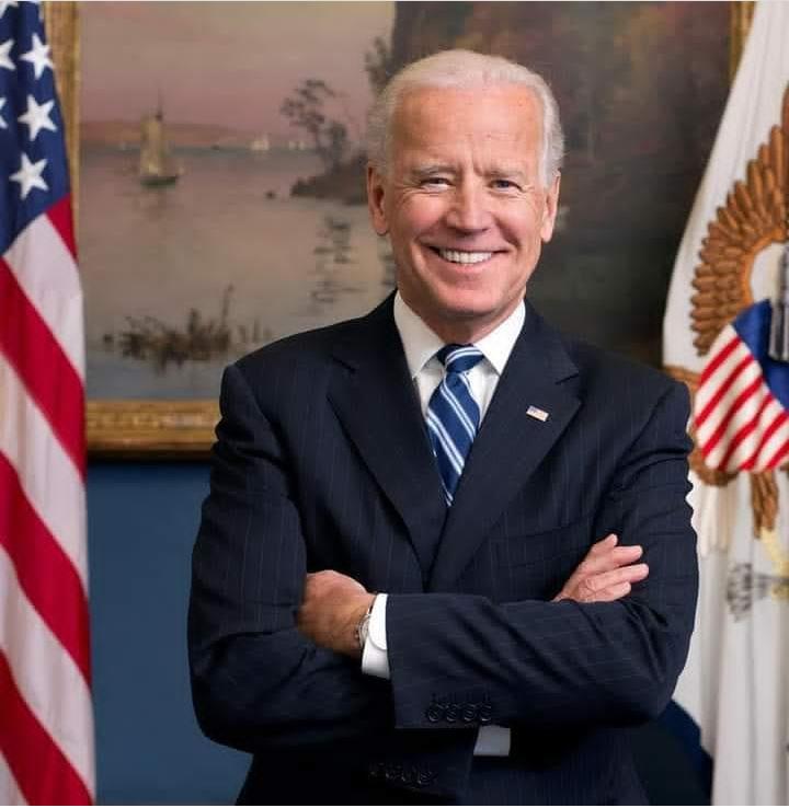 saurabh_says_'s tweet image. Who&apos;s Winning ? 🤔
Like for @realDonaldTrump 
Retweet for @JoeBiden 
#USElection2020 
#TrumpvsBiden