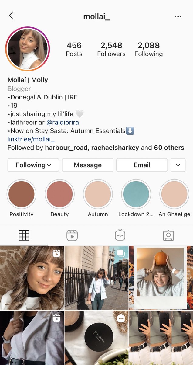 bladhairernag's tweet photo. Mollaí Ní Mhíacháin beo sa stiúideo linn ag plé a blag Stay Sásta! ✨

https://t.co/7silyWWmQK @MollyMeehan5 https://t.co/kyQnYJwLTr
