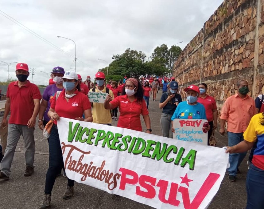 d_guzmanl's tweet photo. #YoSiVotoPsuv #HaciaUnaNuevaAN Hoy nos encontró el sol en nuestro hermoso estado Cojedes.
Junto con la clase obrera cojedeña nos fuimos a la Villa Olímpica de San Carlos a la juramentacion del Comando de Campaña Darío Vivas.

#VenVamosJuntos el #6D a rescatar la Asamblea Nacional https://t.co/KsKxbbyFMn