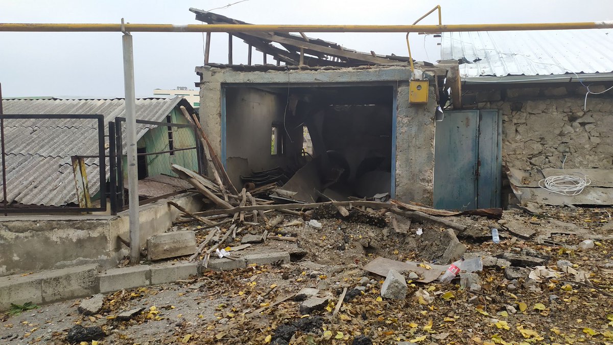 ArtsakhOmbuds's tweet photo. During the day #Azerbaijan continued targeting the civilian communities of #Artsakh. AZE struck #Stepanakert with cluster munitions launched from the "Smerch" system. 
The Ombudsman's team was providing medicine to ppl and barely avoided the explosion.
#DontBeBlind https://t.co/7kbA04wDbv