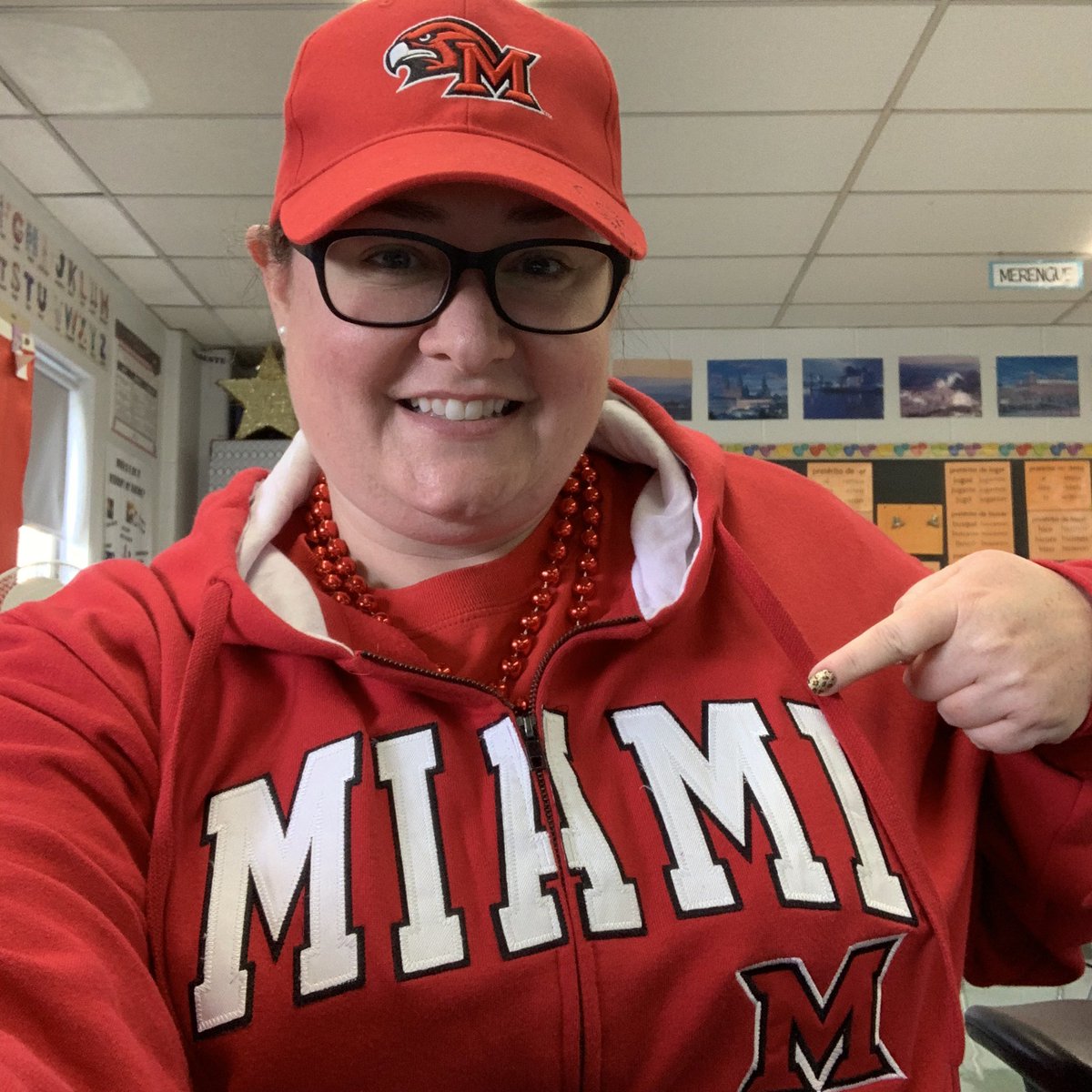 Sra_Taylor's tweet photo. It’s Alma Mater day here for #StaffSpiritWeek #loveandhonor @DeerParkHS https://t.co/rzDlmnZmcu