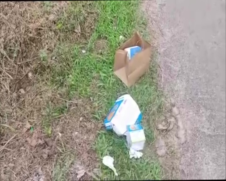 ANI's tweet photo. Karnataka: 2 persons had to drive back from Madikeri to Kodagu to collect waste they threw in open.

Madetira Thimmaiah (pic 3), General Secy,Kodagu Tourism Association says,"I found their number on a bill inside pizza box &amp; called them, but they didn't give a positive response." https://t.co/K2VOsAR5Pj