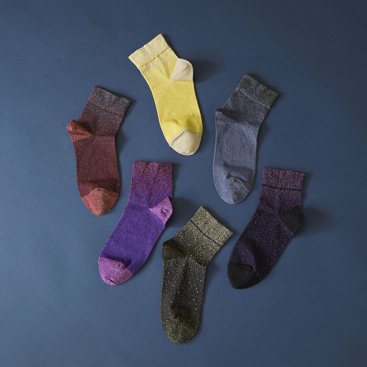 tabio_uk's tweet photo. 🎆It's Guy Fawkes Night! Cover your feet with sparkles!🎆
#patternsocks #guyfawkes #fashion #shopping #london https://t.co/hDBIV7k98K