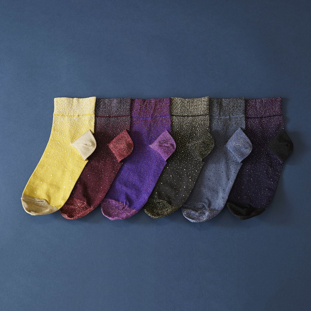 tabio_uk's tweet photo. 🎆It's Guy Fawkes Night! Cover your feet with sparkles!🎆
#patternsocks #guyfawkes #fashion #shopping #london https://t.co/hDBIV7k98K