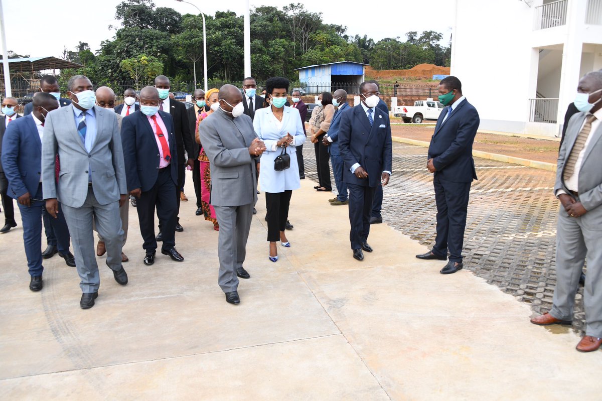 KwaNtare's tweet photo. Amaze kwakirwa kw’ihoteri Grand Hotel y’i Djibloho, Nyenicubahiro @GeneralNeva yagendeye Kaminuza rurangiranwa ya Afrika yo hagati, Ishure ritanga inyigisho ku bakora kumipaka, ingoro yitiriwe Reta, Kaminuza y'ubuhinga Ngurukanabumenyi n'ibindi bibanza biteye igomwe.
#Butundi https://t.co/BvrwvwuaSI