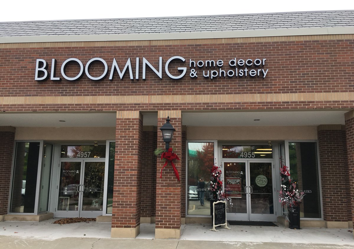 VictorySignCo's tweet photo. New #channelletter #signage for BLOOMING home decor &amp; upholstery! Located in Leawood, Kansas, BLOOMING is your go to source for any and all holiday home furnishings. Stop by for special deals on fall items and to get a head start on Christmas fever! 

https://t.co/S0lnK4PCCX https://t.co/Zly7ceMylS