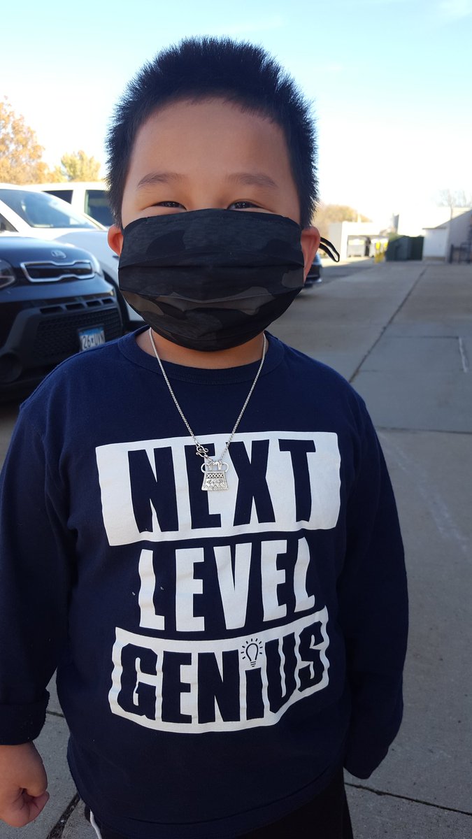 howeheidijb's tweet photo. Next level kids with smiles and #positivetees @Ruffin_II https://t.co/ym0hyfuCXE