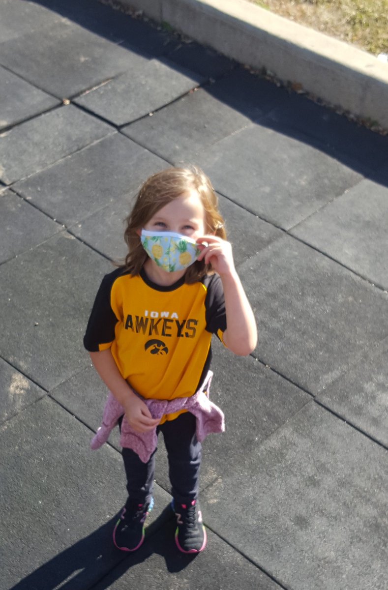 howeheidijb's tweet photo. Next level kids with smiles and #positivetees @Ruffin_II https://t.co/ym0hyfuCXE