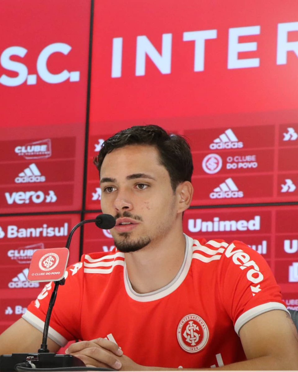 SigaaInter's tweet photo. Reforço na área! 🖋️🇦🇹
.
O meia-atacante Maurício foi apresentado nesta sexta-feira. O jogador, de 19 anos, pertencia ao Cruzeiro e assinou contrato até 2025.
.
Boa sorte e seja bem-vindo ao Maior do Sul!
.
#Transferências #VamoInter #SigaInter https://t.co/N7x2hF4cMX