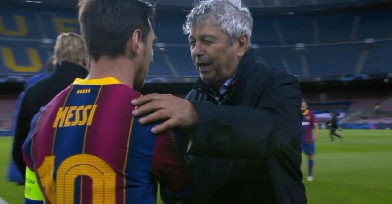 Bargcelona10's tweet photo. Ayer el DT del Dynamo Kiev, Mircea Lucescu, se acercó a Leo para hablarle. 

Resulta que Mircea fue a pedirle la camiseta para su hijo, quien padece leucemia y es muy fan suyo.

Messi, además de darle su camiseta, tambien le dió un par de botines.

Gestos que te hacen enorme ♥️👏 https://t.co/eKDWA9ZOG7