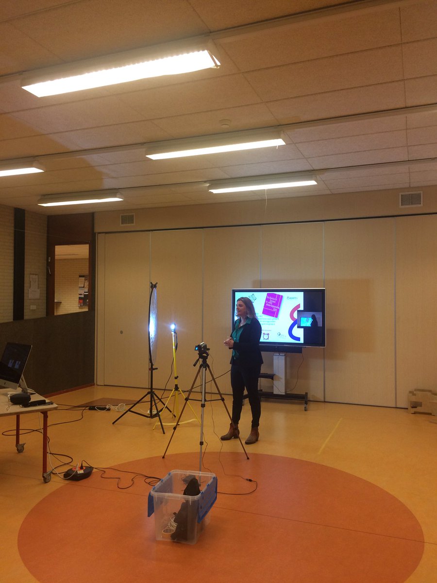 SimoneScholten's tweet photo. De 1e digitale stakeholdersbijeenkomst van Het Sticht. Sprekers Boukje Toering &amp; Kees Vernooy over het belang van lezen. https://t.co/rZKwuIj9Wa