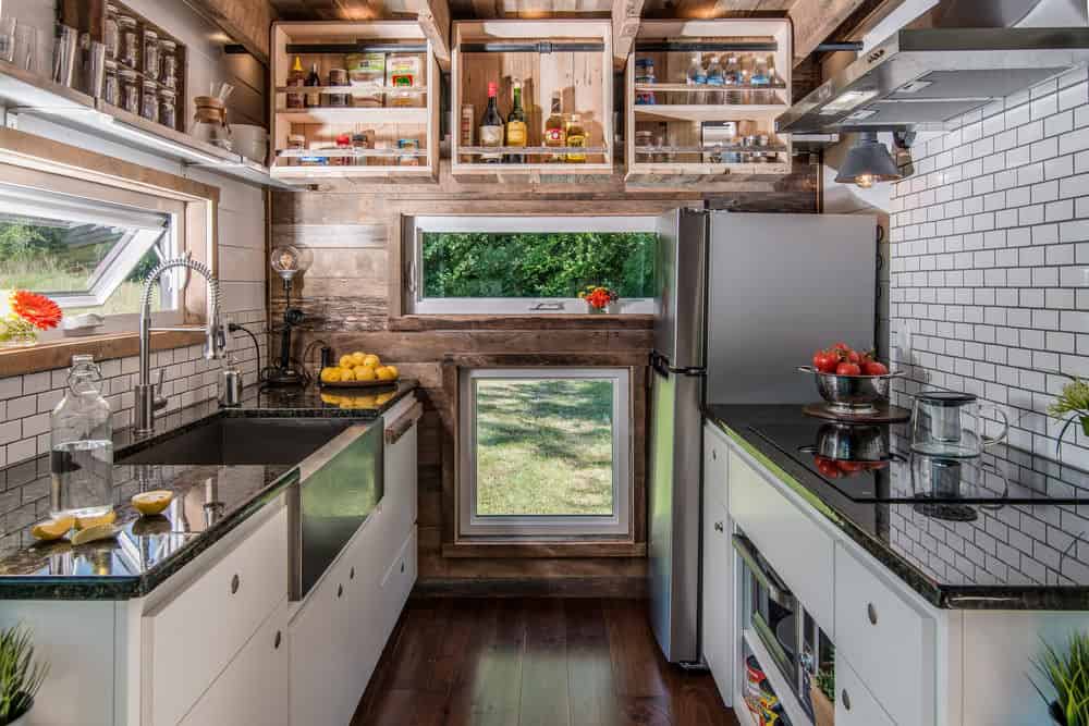EboneeStevenson's tweet photo. These tiny house kitchens are 🔥🔥
#tinyhouse https://t.co/hNyls9aqLp