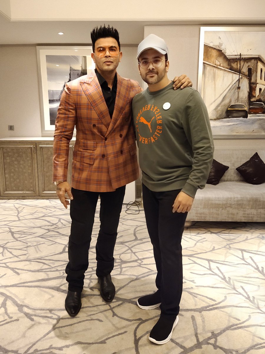 MdTaimoorali's tweet photo. Happy Birthday Brother @iSahilKhan May Allah Always Bless you ❤️😎Thank you for the Love and Support you have given me Always❤❤😇😇
.
.
.
#happy #birthday #brother #fitness #youth #icon #india #blessed #support #love #respect #jobhilodolo #onelife #ifyoudontknownowyouknow ✌️ https://t.co/gT6psVRYmr