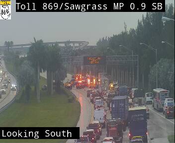 RenoGrant's tweet photo. Trouble for Sunrise drivers! A crash SB Sawgrass past Sunrise Blvd blocking 3 left lanes. 1 right lane squeezing by. Delays from Oakland Park Blvd. @wsvn @TotalTrafficMIA @FloridaTurnpike #SFLtraffic https://t.co/NiOq6I5enE