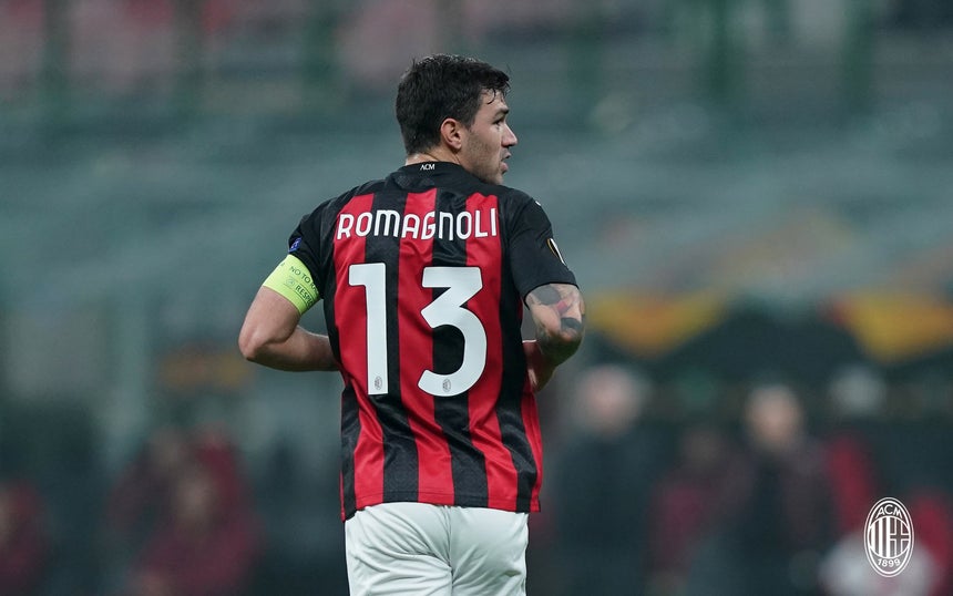 MilanistiOrId's tweet photo. FT #ACMilan 0 : 3 #Lille #UEL 

Lille memberikan kekalahan pertama Milan musim ini. 
Sepertinya 1 gol Penalty dibabak pertama yang disebabkan Capitano membuat permainan Milan tidak cukup baik

Tanggapan Kalian Milanisti? 

#SempreMilan
 #ForzaMilan 🔥🔴⚫️💪 https://t.co/dBYx69ywZw