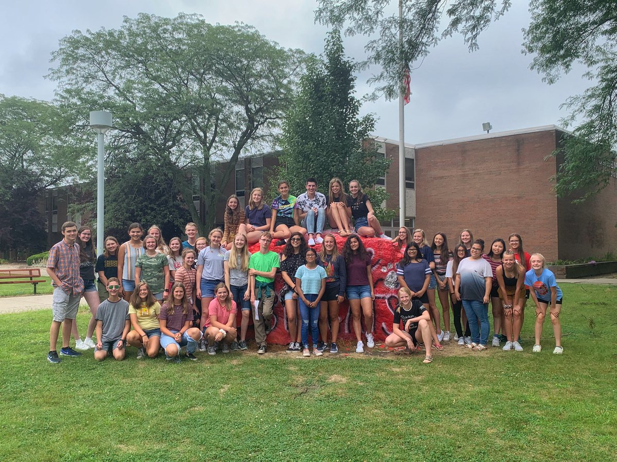 MConveryMath's tweet image. Day late, but for day 3... there are SO Many reasons I am grateful to be a Bobcat - incredible math department colleagues, @bghsSABKeyC StuCrew students, and my students (all pics dug up from the pre COVID archives!) #bobcatsgive