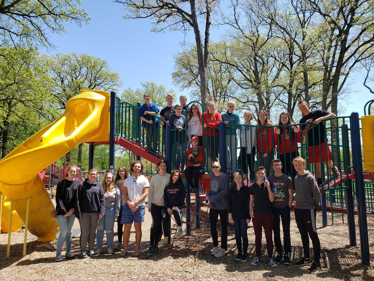 MConveryMath's tweet image. Day late, but for day 3... there are SO Many reasons I am grateful to be a Bobcat - incredible math department colleagues, @bghsSABKeyC StuCrew students, and my students (all pics dug up from the pre COVID archives!) #bobcatsgive