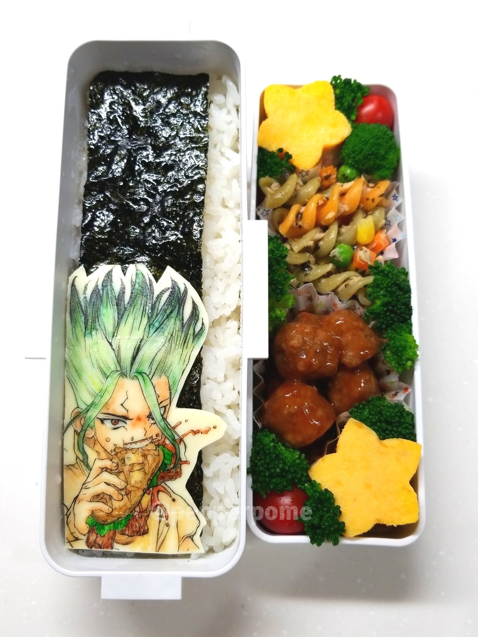 ぽめ おはようございます 今日は長女の校外学習の日です 今回のお弁当は長女のリクエストで Dr Stone の石神千空くんです あちこち失敗しておりますが ご愛嬌 喜んでくれます様に 関係ないけど三女 5 は千空の事を せんくん 千空