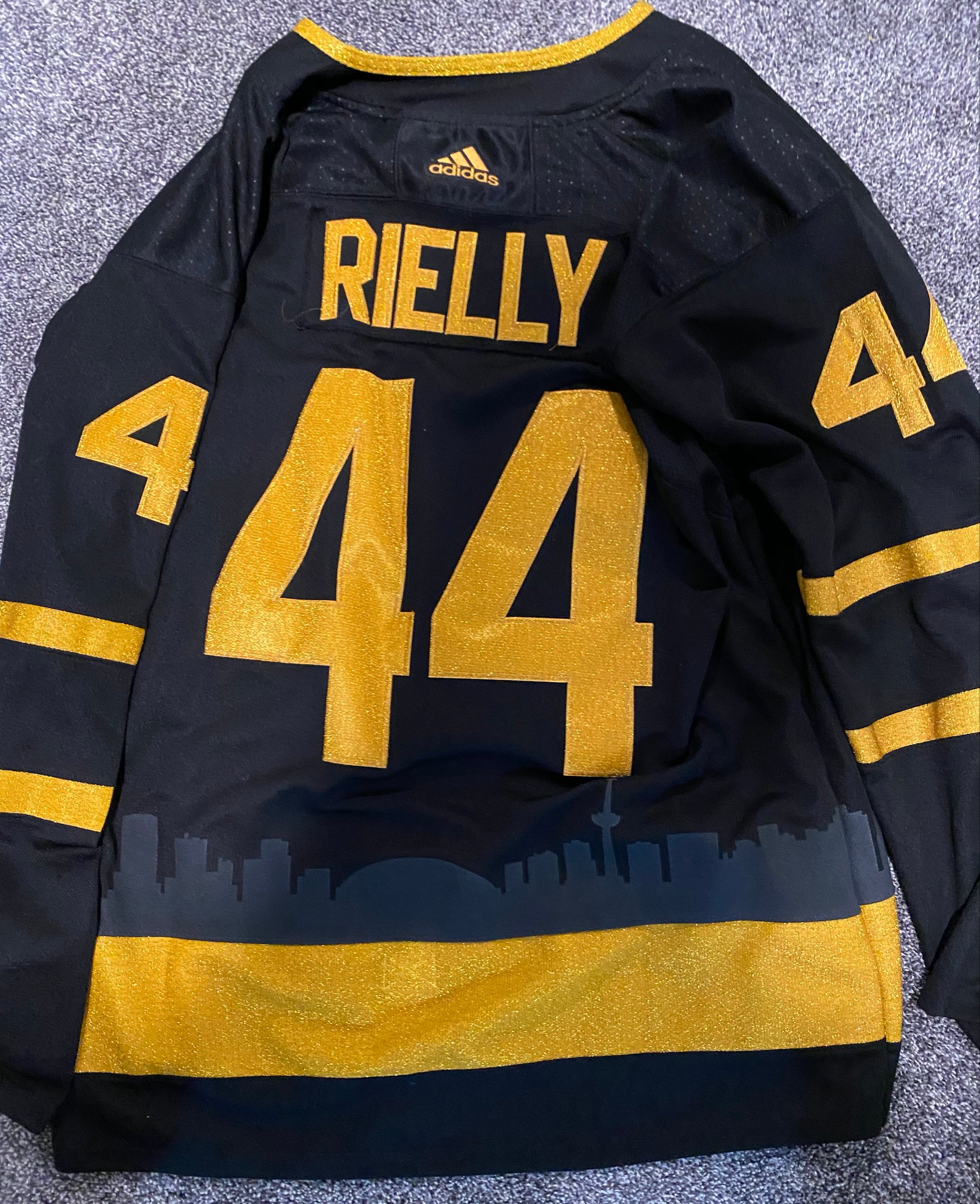 Steve “Dangle” Glynn on Twitter: Leafs Stadium series jersey. Tags removed  but barely worn, if ever.    / X