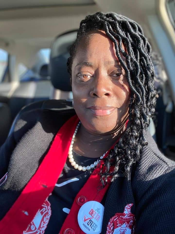 FortBraggDeltas's tweet photo. Those Fort Bragg Deltas answered the call and Strolled to the Polls in Pearls and Chucks!
#PowerInOurVoice #PowerInYourVote #DSTVotes #PearlsAndChucks https://t.co/FtQWihPmmz