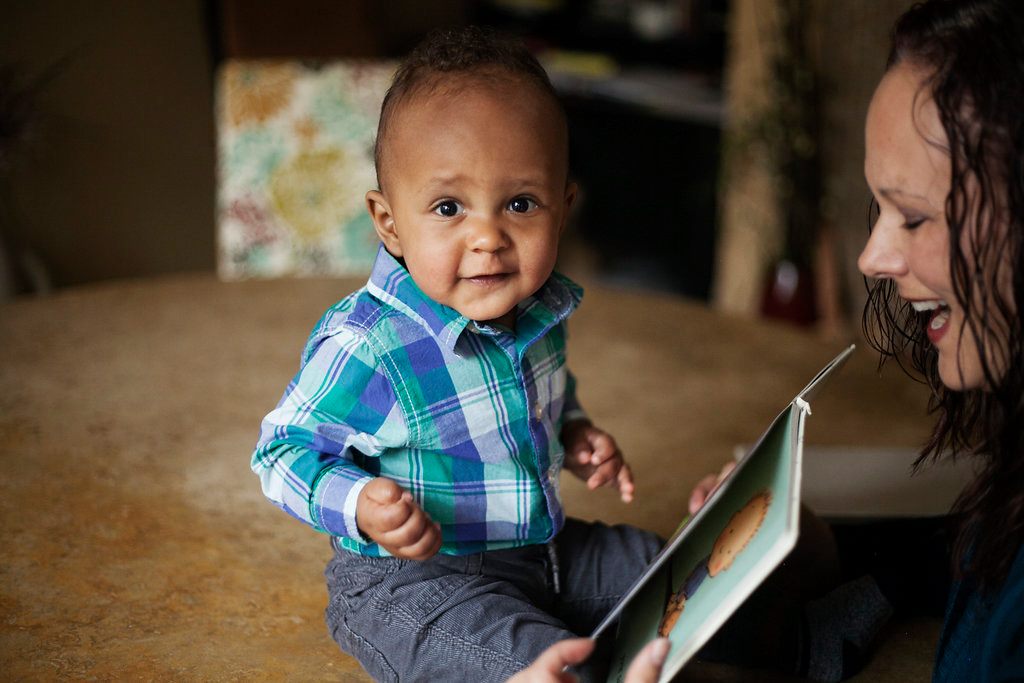 2SmallToFail's tweet photo. It’s never too early to start reading aloud with your baby! Reading aloud helps your child process visual imagery and grows their vocabulary. @PBSKIDS shares more benefits of reading aloud with your baby: https://t.co/mAJcsSD3G5 https://t.co/Tq5NOmlB9J