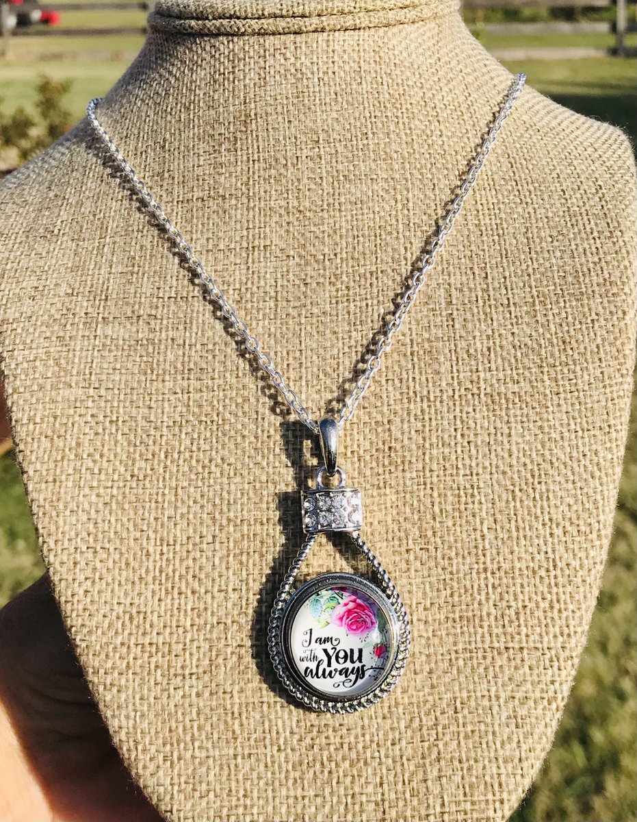 Excited to share this item from my #etsy shop: Beautiful silver rhinestone snap button necklace! #snapjewelry #snapnecklace #glasssnaps #glasscharms #interchangeable #birthdaygifts #christmasgifts #stockingstuffers #trendyjewelry etsy.me/2I9CNuU