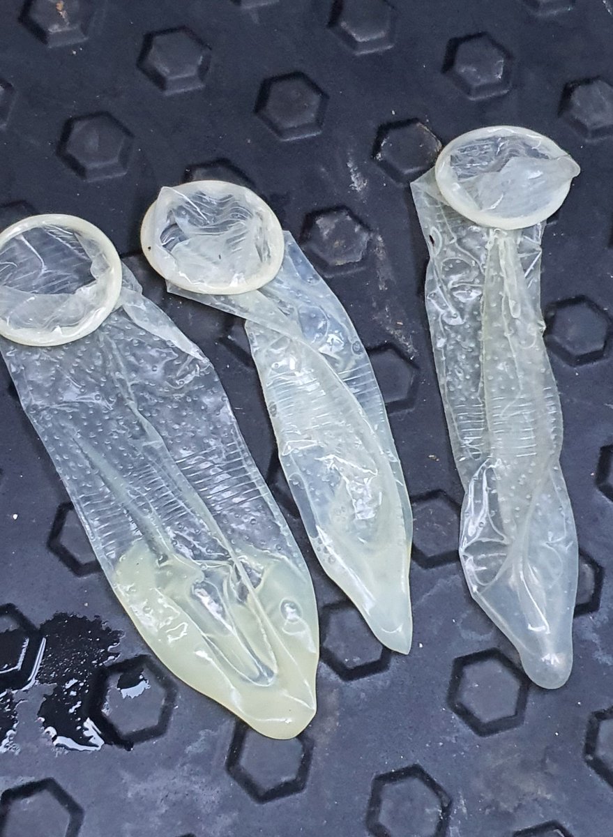 AdrijanPg's tweet photo. Another yummy #condomhunt :) #usedcondom #UsedCondoms #cumloads #cumfilled #fullcondom #cumlover https://t.co/wtExynqBzr