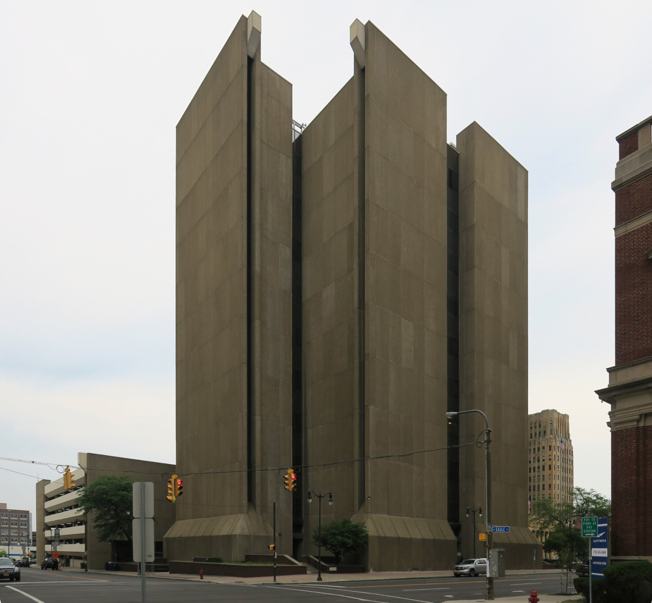 This Brutal House on Twitter: "The Buffalo City Court Building, Buffalo York (1974). Photo 2019 Bauzeitgeist. via https://t.co/mcc6xfRatW @Bauzeitgeist https://t.co/7QzNGlCXgv" /