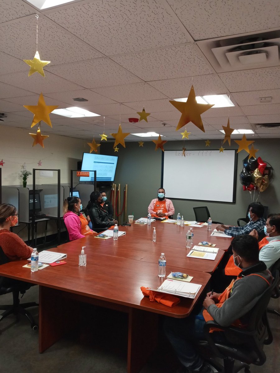 yamilka_salazar's tweet photo. Associate in-store development program... Teaching our future department supervisors ...#LEADER https://t.co/tzEWeQ4VkA
