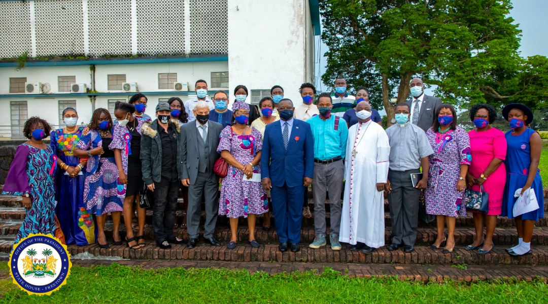 betatmercurysl's tweet photo. As a further commitment to the Govt's.#FreeQualityEducation @betatmercurysl presented a cheque of Le 500 million to @PresidentBio to support the construction of a multi-storey #classroombuilding for the #StJosephConventSecondarySchool in #Freetown
@sierraeyesalone @dsengeh https://t.co/OnmLD05UR7
