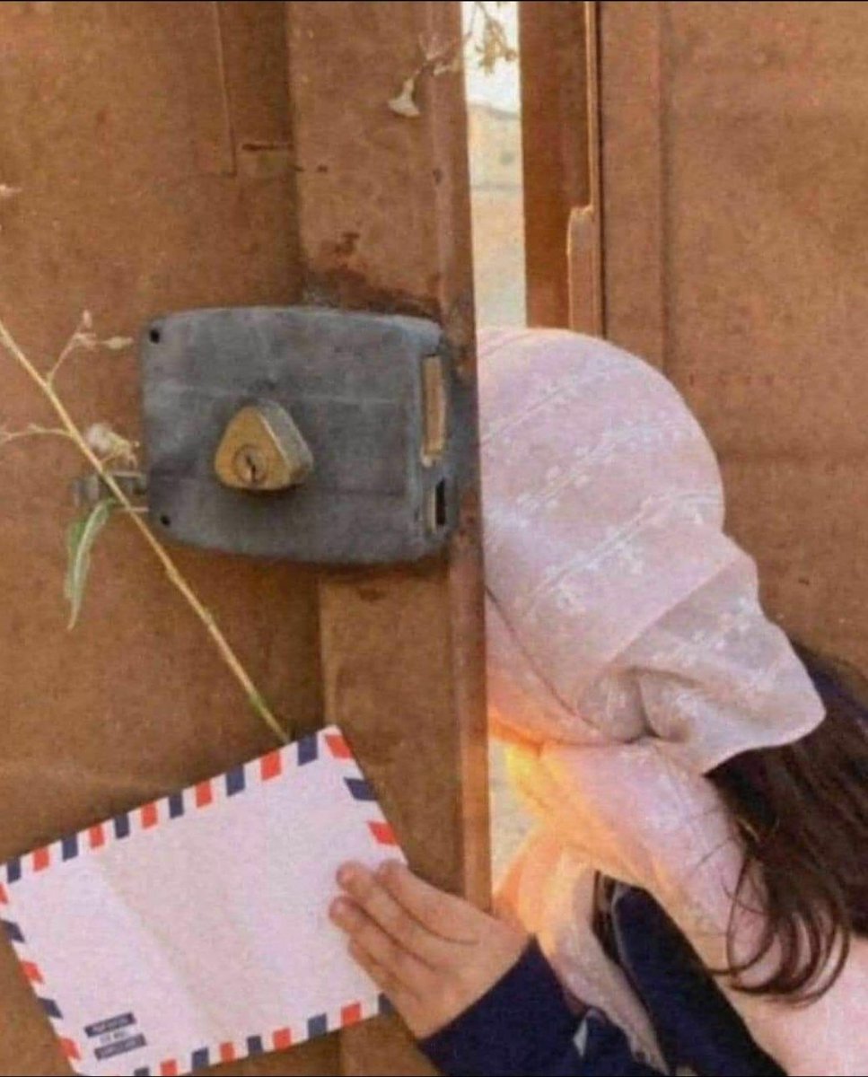 - أصدقاء القَلم، شاركونا عنوانها :