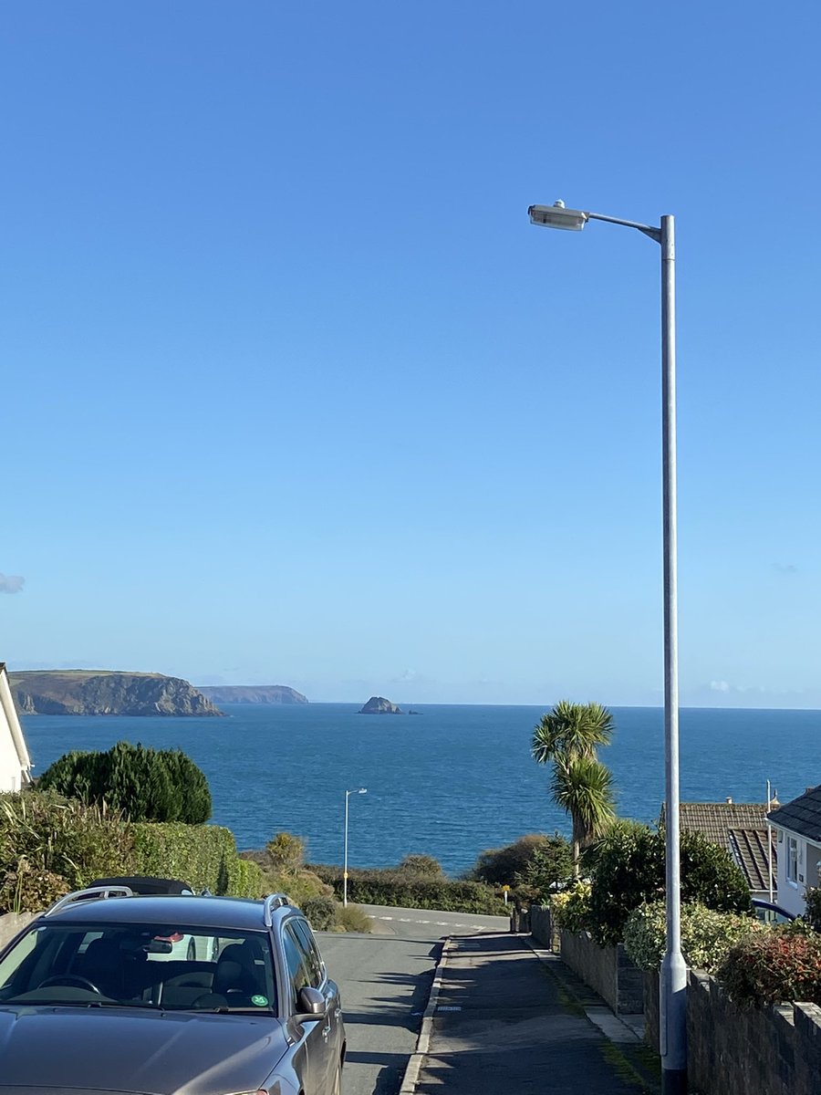 absinthe3434's tweet photo. District nursing at its best! A fab day spent with @CharlotteKeave2 in gorgeous Cornwall 🙌🏼👏🏼😷🌊#developingfutureDNs #CFT #districtnursing #loveourjobs #SPQapprenticeships https://t.co/pUJUeflSFF