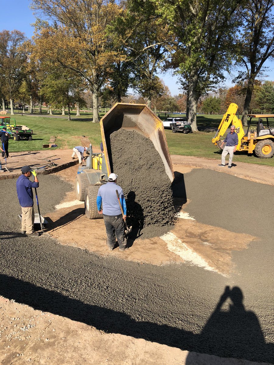 Bradhelcoski's tweet photo. Another great @CapConGolf pour at @OldYorkRoadCC. @oyrccgrounds has his course looking amazing! Give @EwingIrrigation a call for your bunker renovations! https://t.co/NXAR9p4qM3