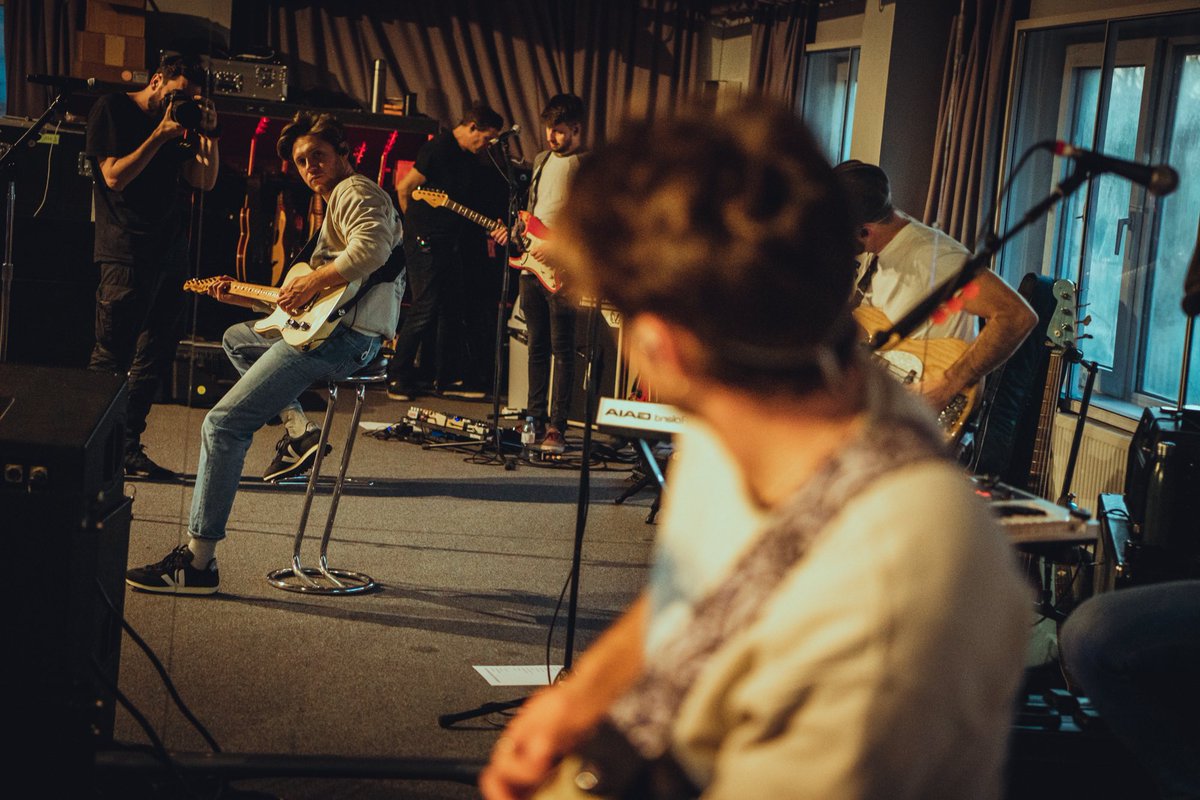 NiallOfficial's tweet photo. Been a busy week at rehearsals . Absolutely cannot wait for you to see what we've been working on . Please grab your tickets for the show this weekend if ya haven't already x https://t.co/huqxTnNPHt https://t.co/ieWvET3Pf7