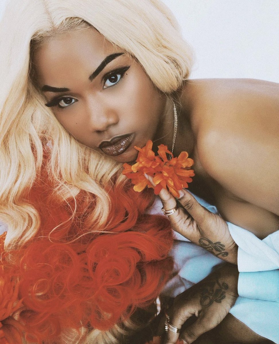 mefeater's tweet photo. We send our deepest condolences to the friends and family of Atlanta rapper @braxattacks . The artist has recently passed away at the age of 21. She was truly an innovator and star. RIP Queen 🧡 https://t.co/L9kJU6RNHl