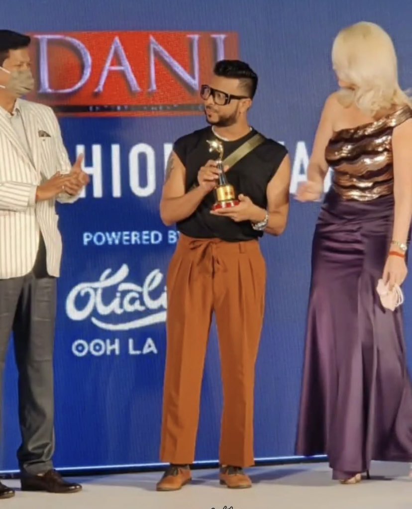 sugarxixspice's tweet image. And the winner is.... our one and only Ken Ferns 😭💖 So very proud he deserved to win Most Stylish Designer 💖 aaj toh kenians ka bhi din hai wowowow 💖