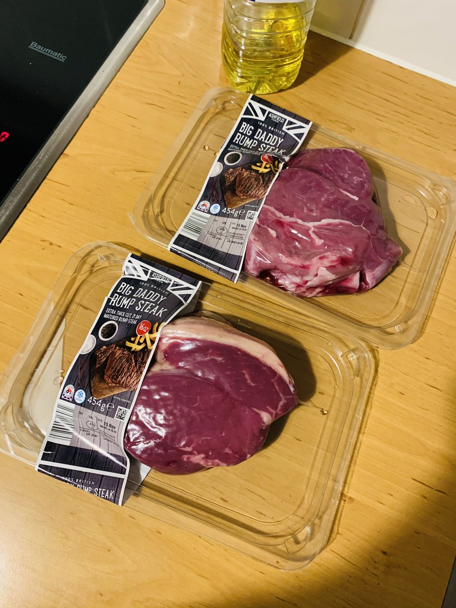AmberLouBoorman's tweet photo. Well I’m a happy girl.... 16oz steak from @AldiUK.... don’t mind if I do! Only £7 each 🤤😍🥩 https://t.co/to3wD27s7P