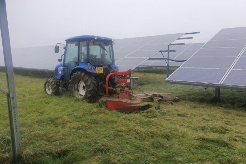 Finishing off the second rounds of cutting 🚜 #solar  #solarpannels #solarpower  #renewables  #landmanagement  #renewableenergy #solarenergy #cleanenergy #climatechange #greenenergy #energy #sustainability  #jcbagriculture  #newholland  #grasscutting
