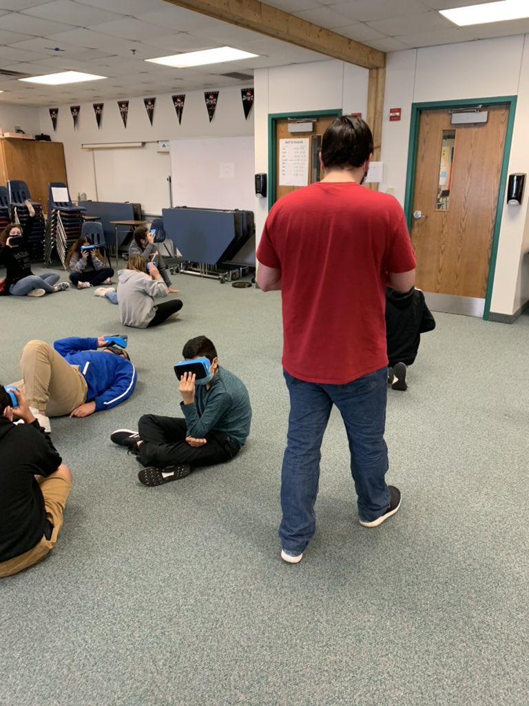 joneSCIENCE5's tweet photo. Huge shoutout to @CoachPullano for spending time at GMS to take our students through a virtual reality of the body systems! #weareGMS #7thscience https://t.co/I5VUgr3O5X