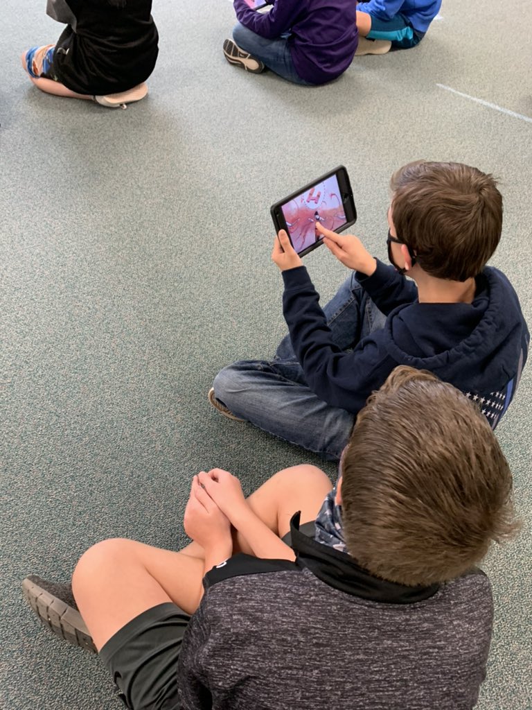 joneSCIENCE5's tweet photo. Huge shoutout to @CoachPullano for spending time at GMS to take our students through a virtual reality of the body systems! #weareGMS #7thscience https://t.co/I5VUgr3O5X