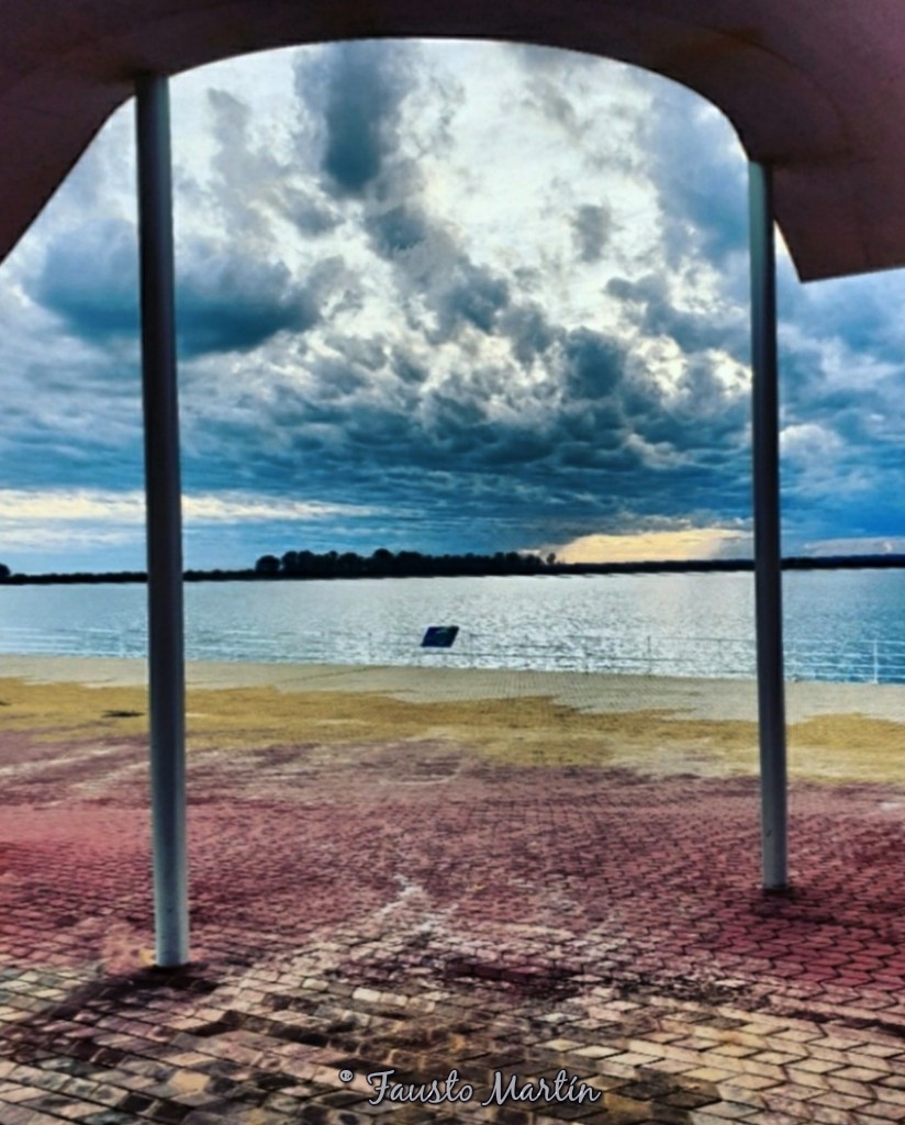 faumv77's tweet photo. Los días grises también son bonitos
Huelva
#huelva #fotografia #sientehuelva #huelvalaluz #masdehuelvaqueunchoco  #PintoFotografía @Destino_AND #canonespaña @Meteohuelva @andalucia_news @viveandalucia @huelvaturismo @APHuelva @andaluciaparais @andaluciayOle_ https://t.co/wE27raeOl8