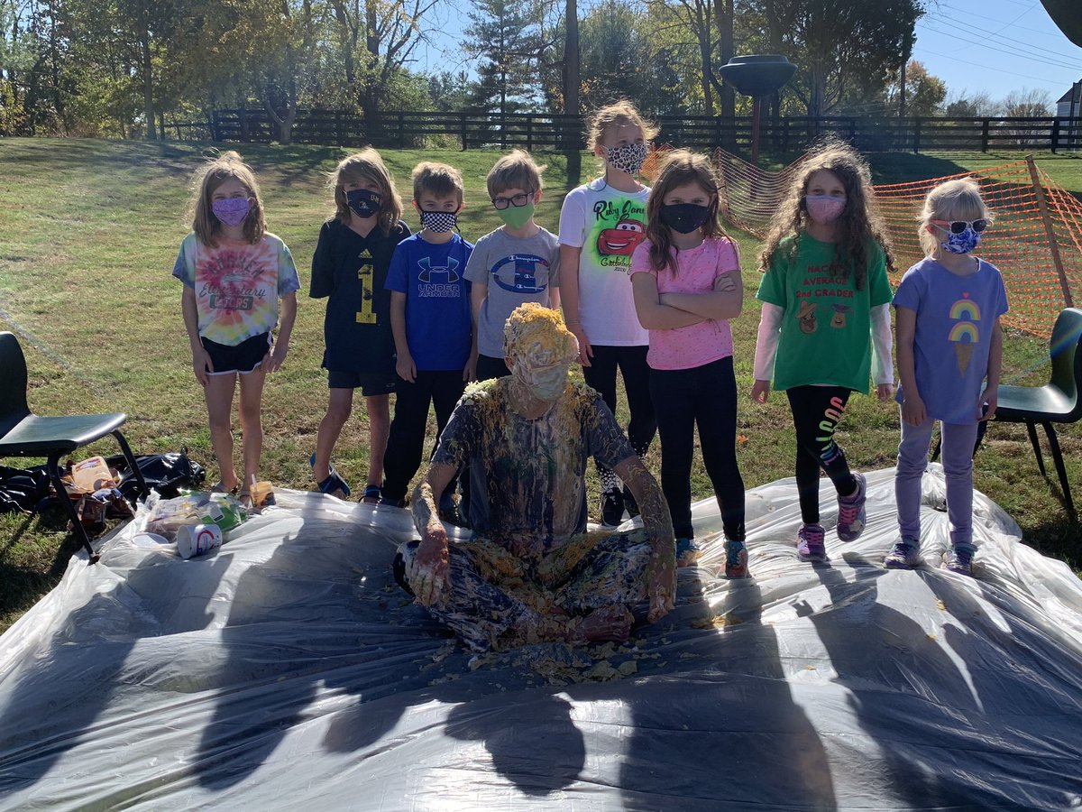 GoshenHillcrest's tweet image. When you raise $58,000, you get to make your principal, @RodoskyRyan, a human nacho! Great work Gators!!! #TeamOldham #L1G4